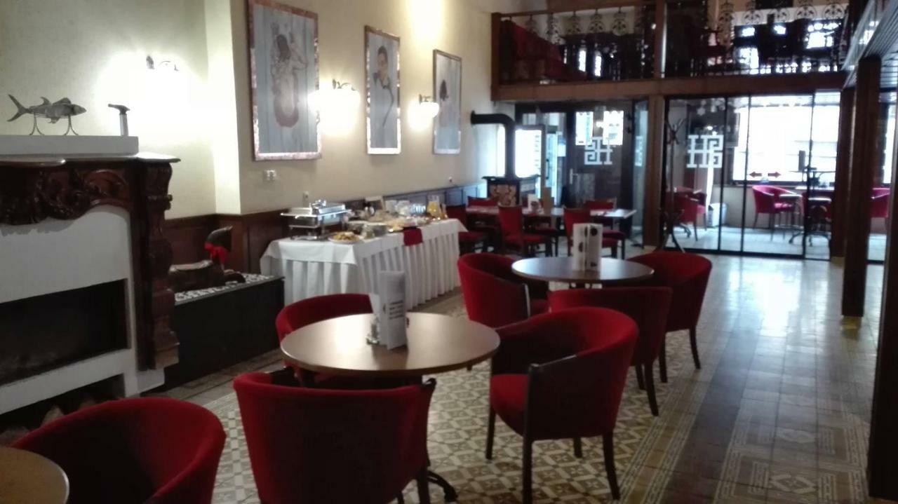 Hotel Bristol Banská Štiavnica Buitenkant foto