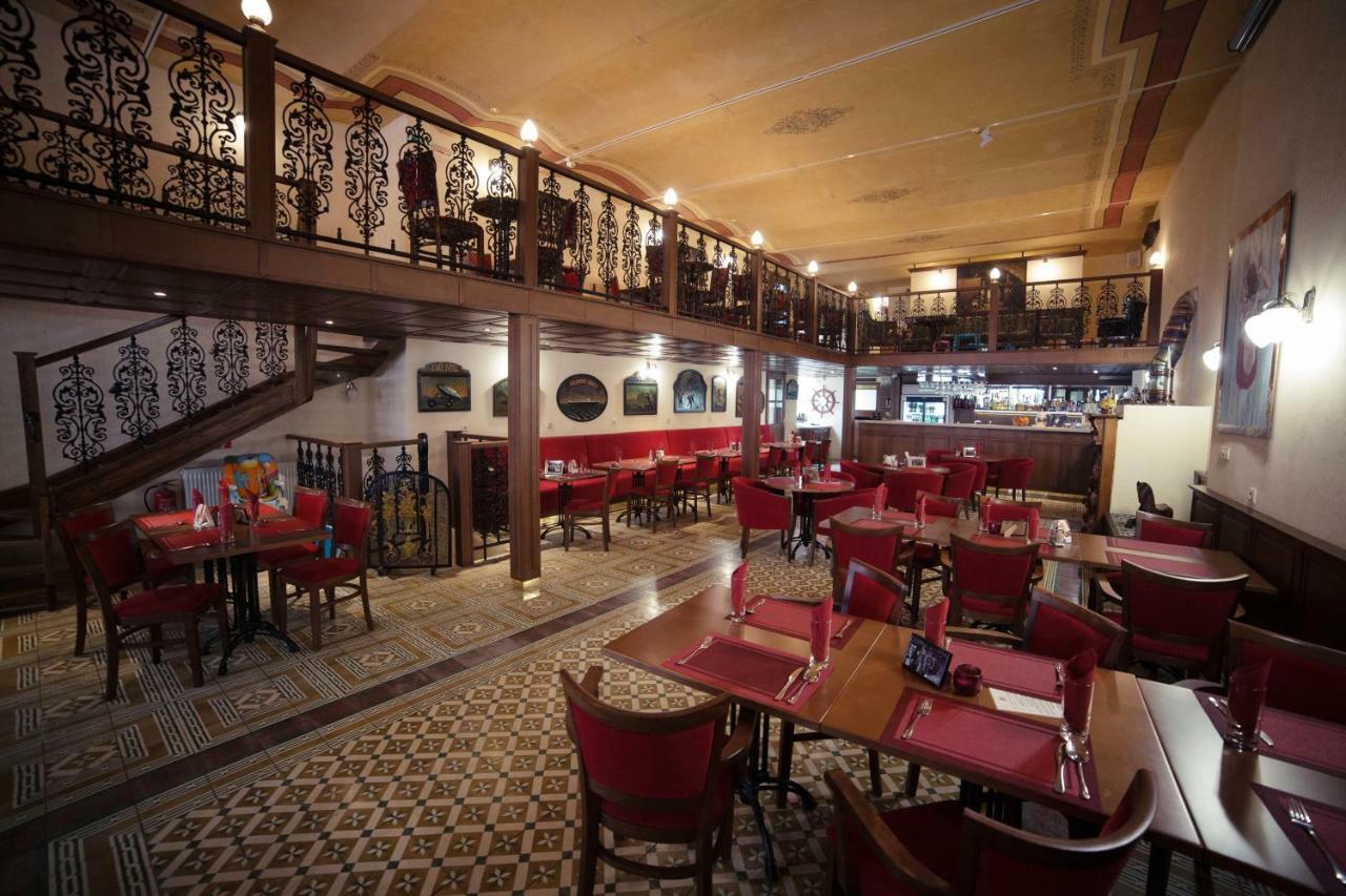 Hotel Bristol Banská Štiavnica Buitenkant foto