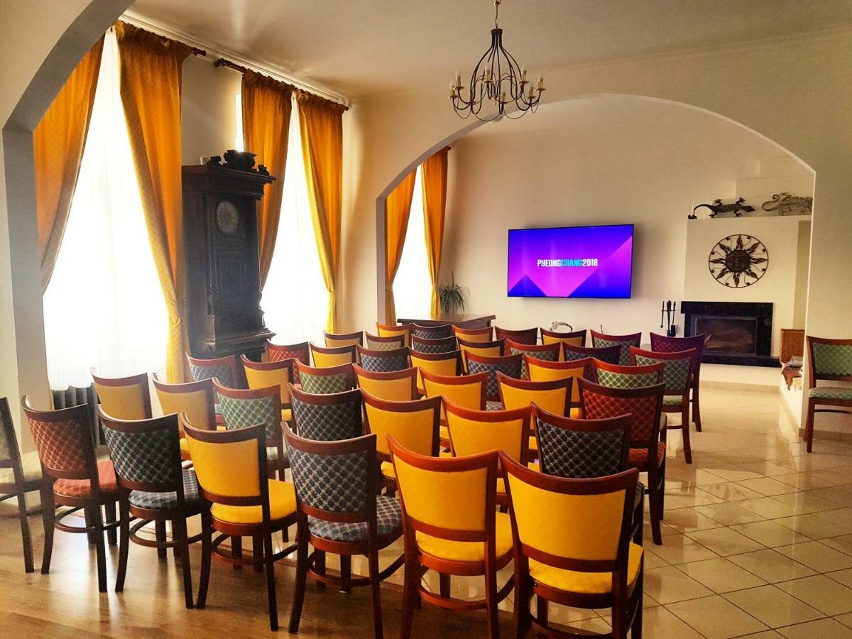 Hotel Bristol Banská Štiavnica Buitenkant foto